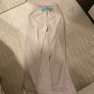 NWOT figs high waisted yola scrub pants in BOULDER